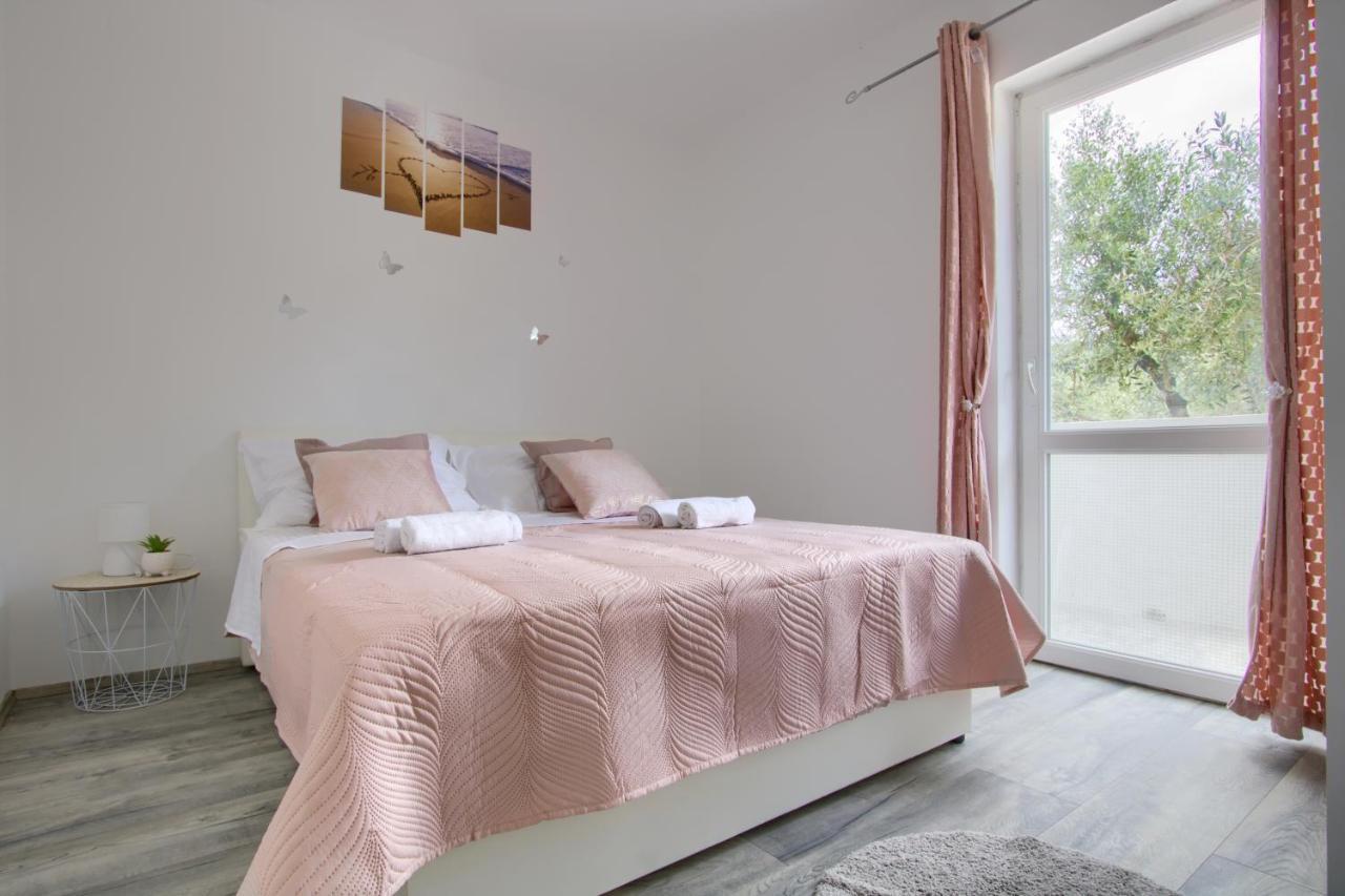 Apartments Villa Mihaela Banj Buitenkant foto