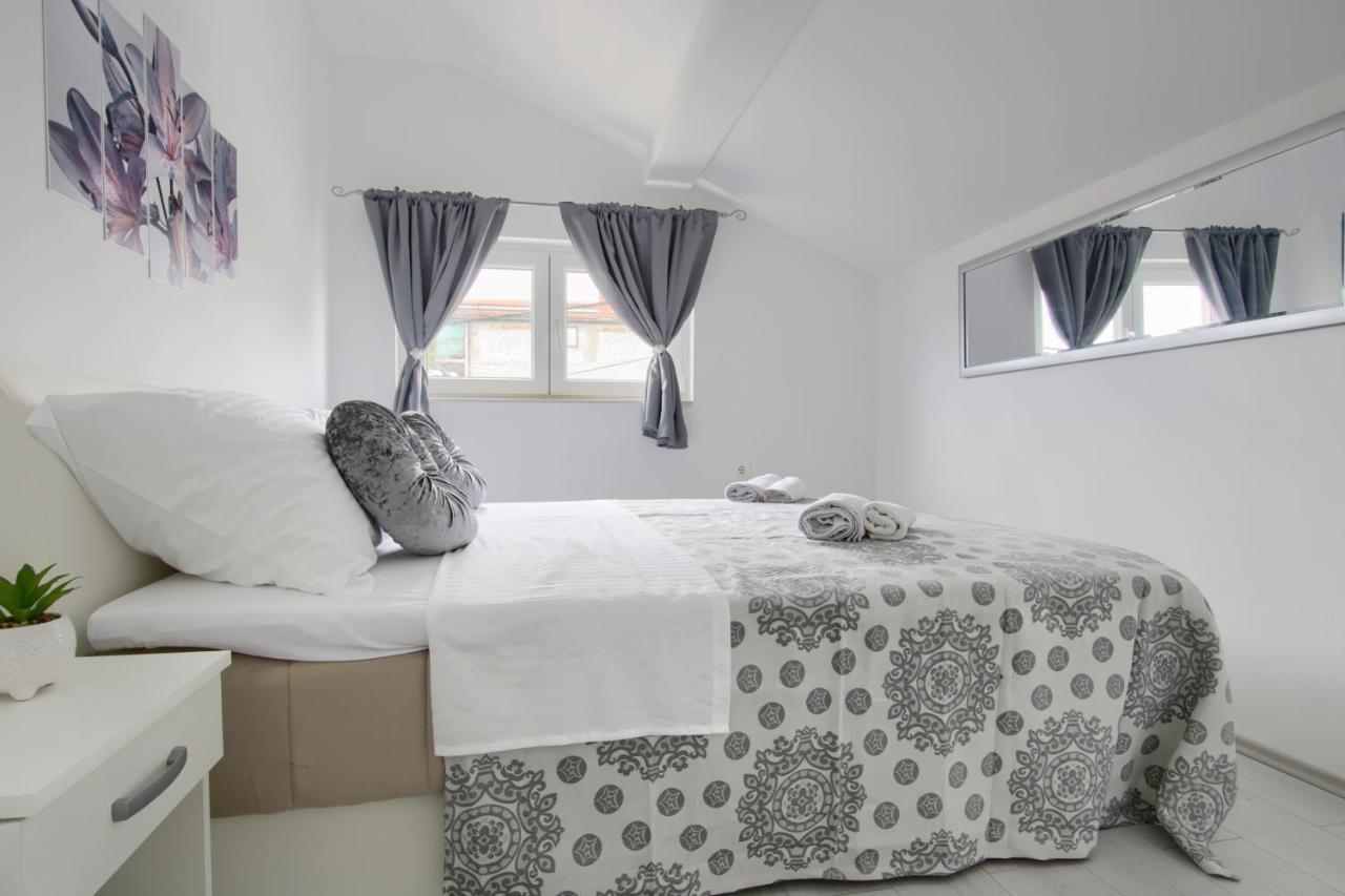 Apartments Villa Mihaela Banj Buitenkant foto